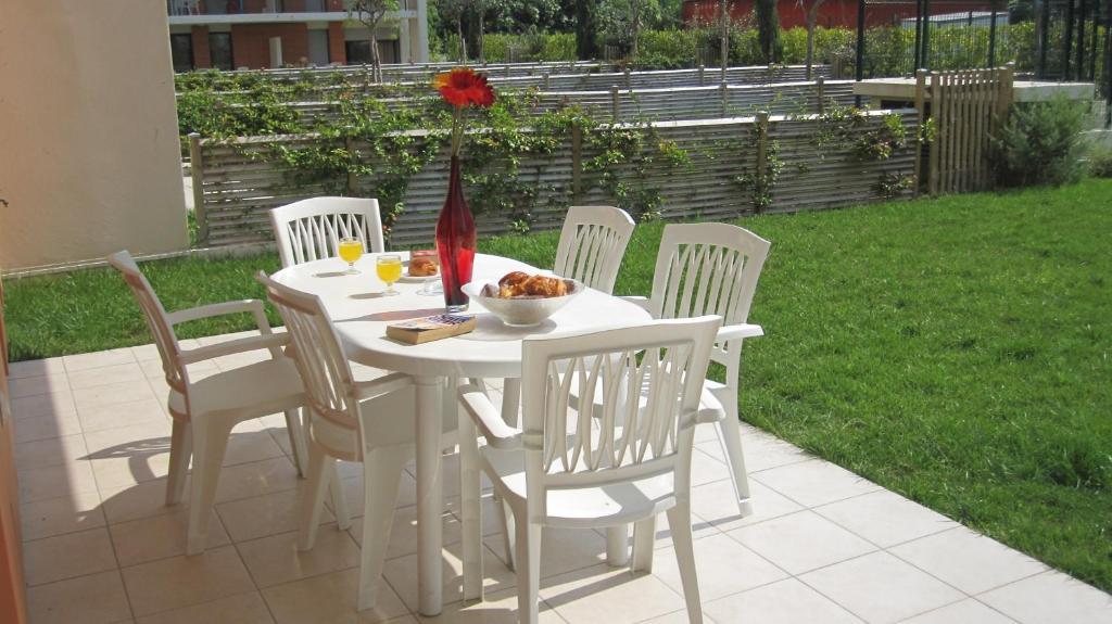 Residence Goelia Royal Cap Villeneuve-Loubet Ngoại thất bức ảnh